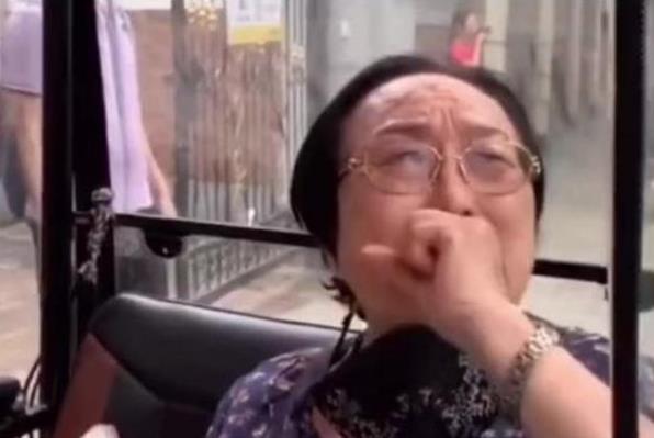 老花鏡不能隨意佩戴，按照年齡度數(shù)購買不準(zhǔn)確